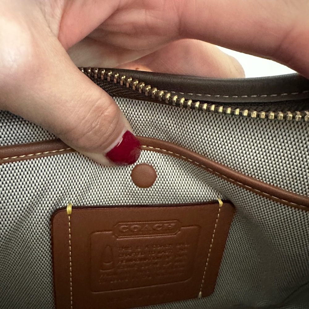 Coach Curve Zip Bag – Brown - Picture 4 of 8